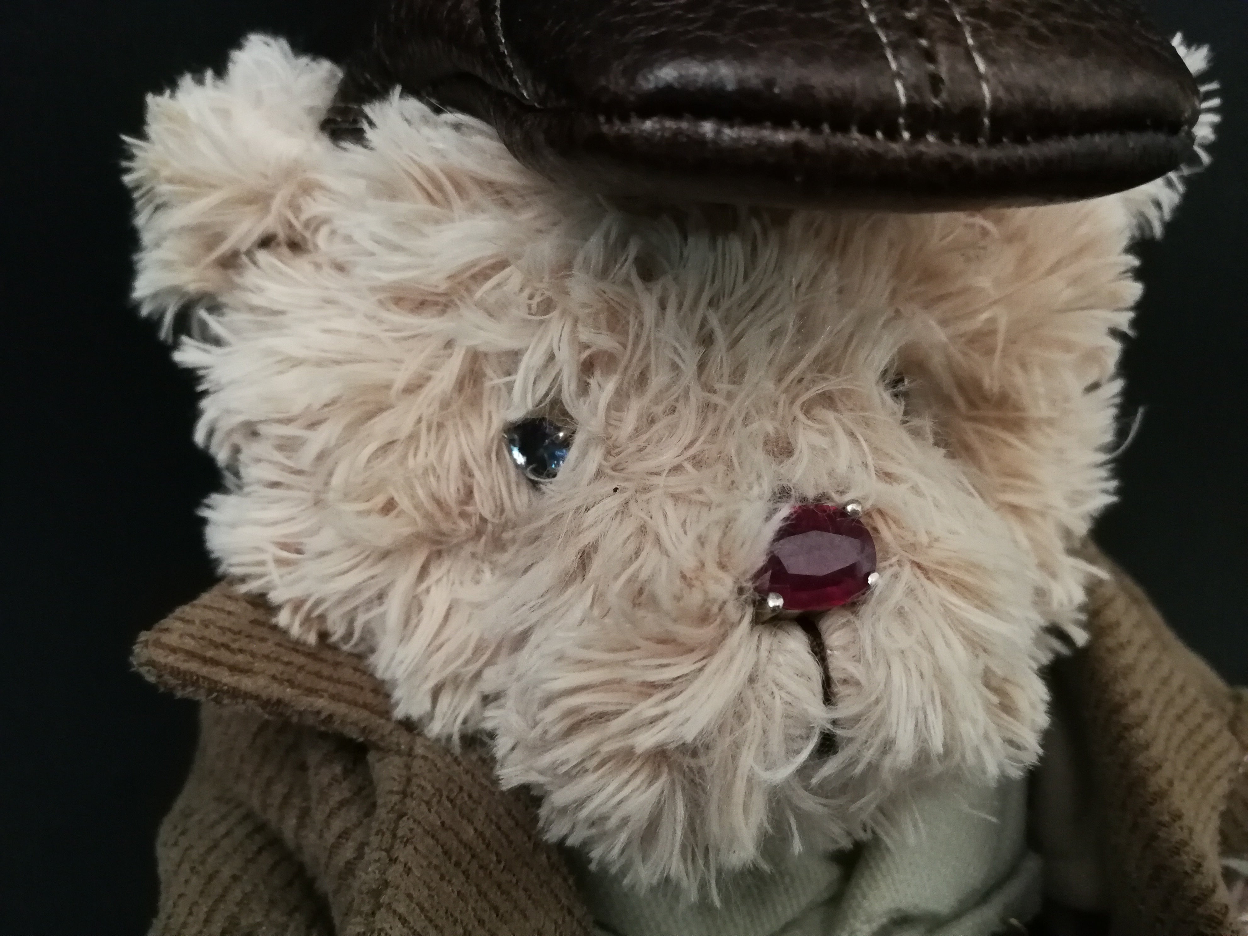 Stadl teddy bear shcalk range view of ruby nose and tanzanite eyes