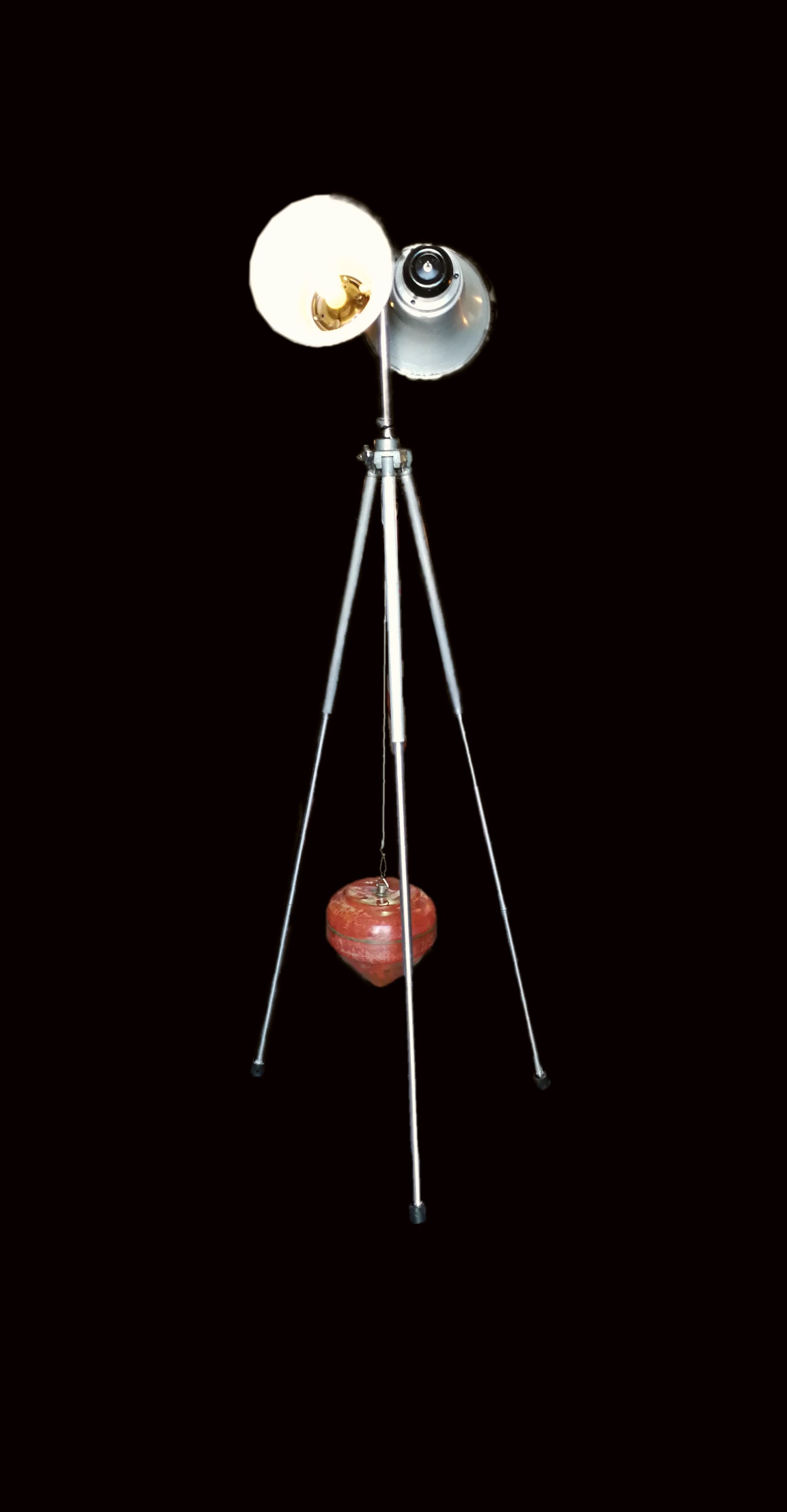 Tripod floor lamp with two lights front view
